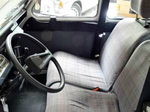 Image 11/29 of Citroën 2 CV 6 (1987)
