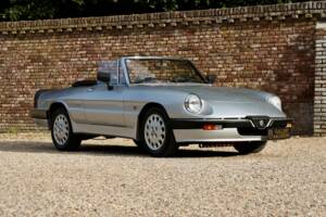 Image 33/50 de Alfa Romeo 2.0 Spider QV (1988)