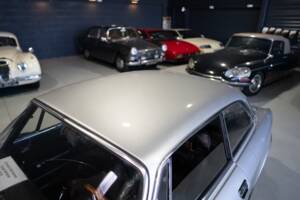 Image 8/27 of Alfa Romeo 1750 GT Veloce (1970)