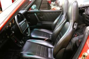 Image 22/47 of Porsche 911 Carrera 3.2 (1989)
