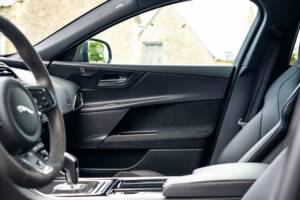 Image 17/50 of Jaguar XE SV Project 8 (2018)