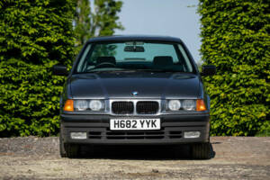 Image 7/50 of BMW 325i (1991)