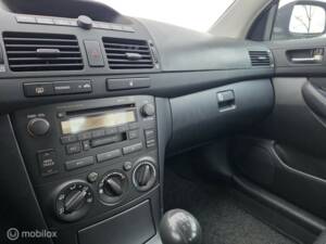 Imagen 18/35 de Toyota Avensis 1.8 VVT-i (2003)