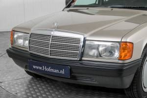 Image 20/50 of Mercedes-Benz 190 D (1986)