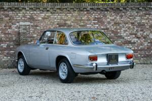 Image 2/50 of Alfa Romeo 1750 GT Veloce (1970)
