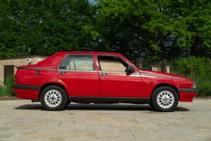 Image 5/47 of Alfa Romeo 75 1.6 (1991)