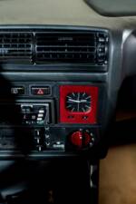 Image 31/45 of BMW 320i (1990)