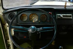 Bild 31/38 von Volkswagen T2b Camper (1974)