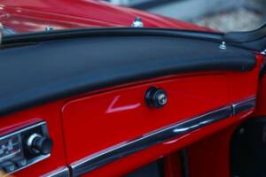 Image 36/50 of Alfa Romeo Giulia 1600 Spider (1963)
