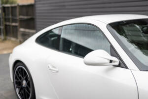 Image 13/38 of Porsche 911 Carrera GTS (2011)