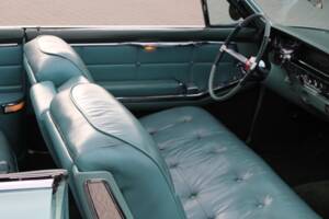 Image 13/29 of Cadillac 62 Convertible (1963)