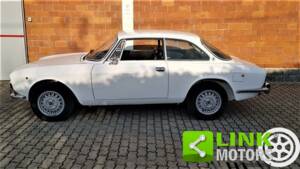 Bild 2/10 von Alfa Romeo 2000 GT Veloce (1972)