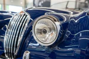 Immagine 32/62 di Jaguar XK 140 OTS (1954)