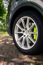 Image 16/21 of Porsche Cayenne Coupé E-Hybrid (2020)