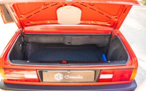 Immagine 29/33 di BMW 318i (1991)