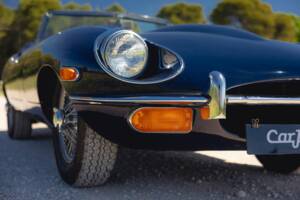 Image 19/50 de Jaguar E-Type (1969)