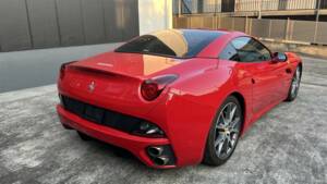 Image 5/45 of Ferrari California (2009)