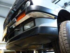 Image 69/71 of BMW 325i (1989)