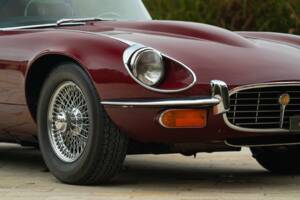 Afbeelding 24/50 van Jaguar E-Type V12 (2+2) (1972)