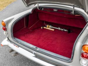 Bild 31/39 von Aston Martin DB 5 Vantage (1964)