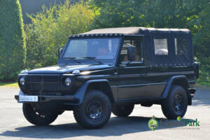 Image 9/49 of Mercedes-Benz 230 GE (LWB) (1991)