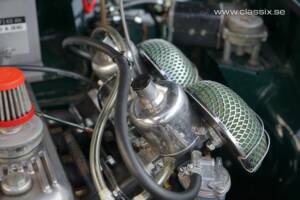 Image 8/17 of Morris Minor 1000 Traveller (1971)