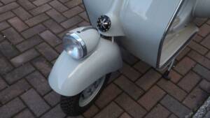 Image 21/50 of Piaggio Vespa 125 (1955)