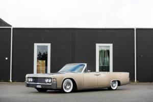 Bild 11/100 von Lincoln Continental Convertible (1965)