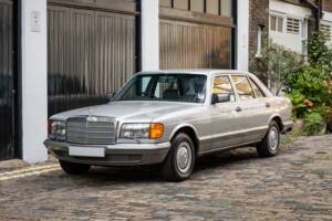 Obraz 42/50 pojazdu Mercedes-Benz 500 SEL (1984)