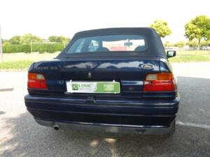 Bild 41/50 von Ford Escort XR3i (1992)