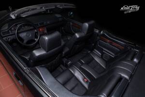 Bild 7/9 von Mercedes-Benz 300 CE-24 (1992)