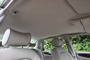 Immagine 47/50 di Jaguar XJ 8 Executive (2002)