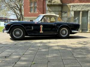Imagen 2/7 de Triumph TR 4A IRS (1967)