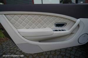 Image 22/28 of Bentley Continental GT V8 (2016)