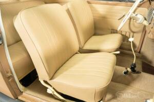 Immagine 7/19 di Volkswagen Maggiolino 1200 Export "Oval" (1957)