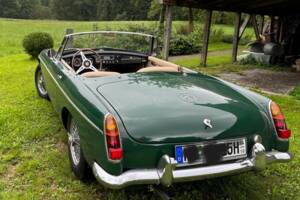 Image 6/18 of MG MGB (1965)