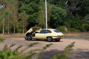 Image 11/40 de Jaguar Type E 4.2 (1966)