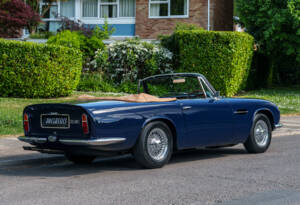 Image 3/28 of Aston Martin DB 6 Mk II Volante (1970)