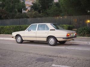 Image 17/50 of BMW 525 (1975)