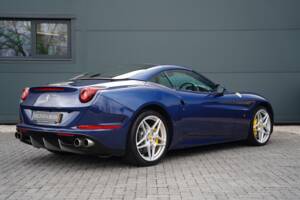 Bild 32/50 von Ferrari California T (2016)