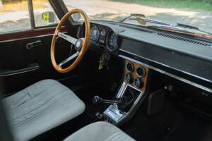 Immagine 26/50 di Alfa Romeo Giulia Nuova Super 1300 (1974)