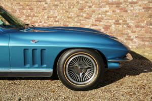 Bild 28/50 von Chevrolet Corvette Sting Ray (1966)