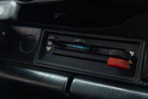 Afbeelding 37/45 van Porsche 911 Carrera 3.2 (WTL) (1988)