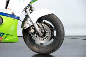 Image 35/36 of Kawasaki GPZ 600 R (1985)