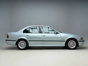 Bild 3/25 von BMW 540i (1998)