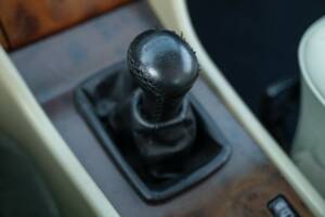 Bild 29/50 von Mercedes-Benz 200 CE (1992)