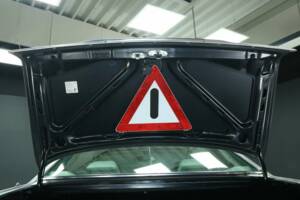 Afbeelding 38/50 van Mercedes-Benz 560 SEC (1991)