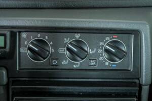 Bild 29/50 von Volvo 940 2.3i (1996)