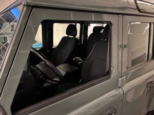 Afbeelding 9/29 van Land Rover Defender 110 (2014)