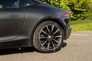 Image 16/45 of Jaguar F-Type (2016)